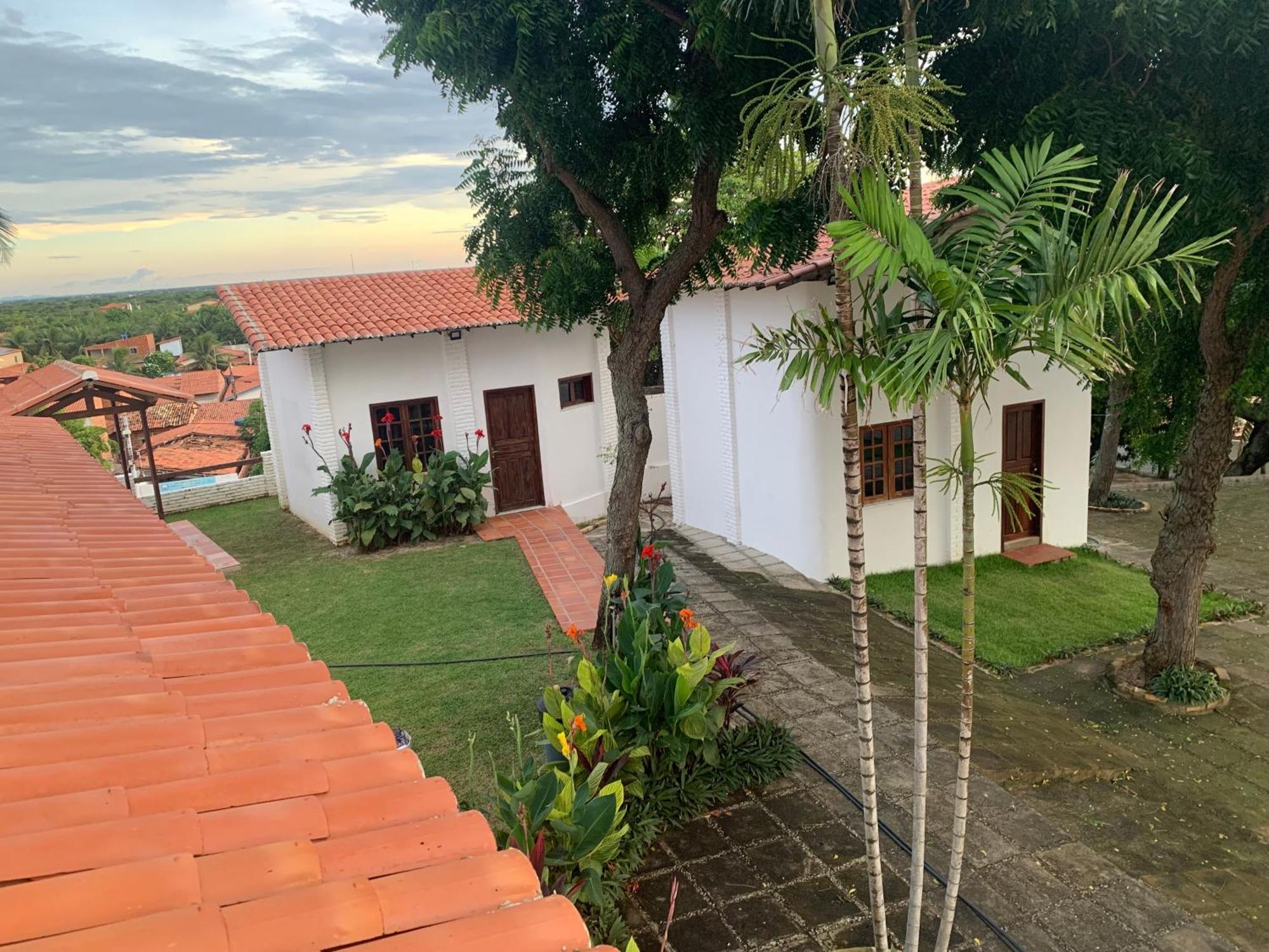 Morro Branco Suites - Hospedaria Morro Branco Beberibe Bagian luar foto
