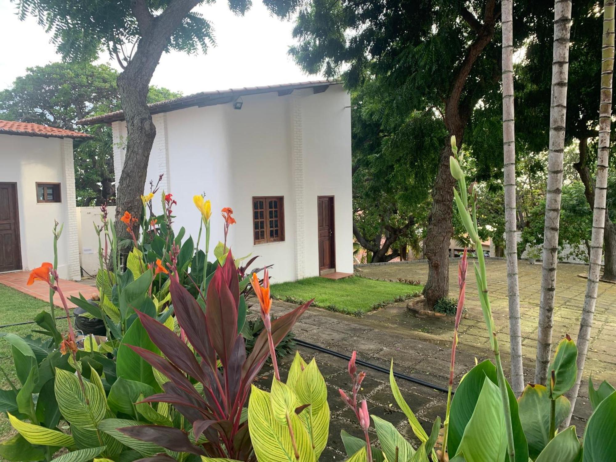Morro Branco Suites - Hospedaria Morro Branco Beberibe Bagian luar foto